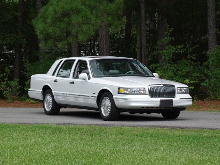 Thumbnail Photo undefined for 1995 Lincoln Town Car